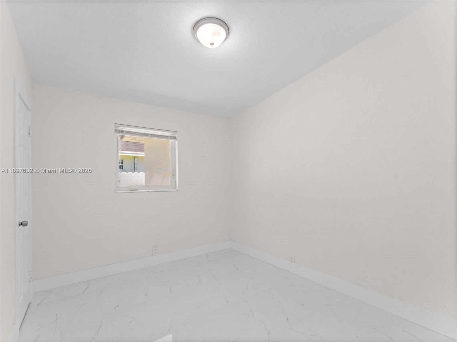 SEMINOLE LAWN - Residential
