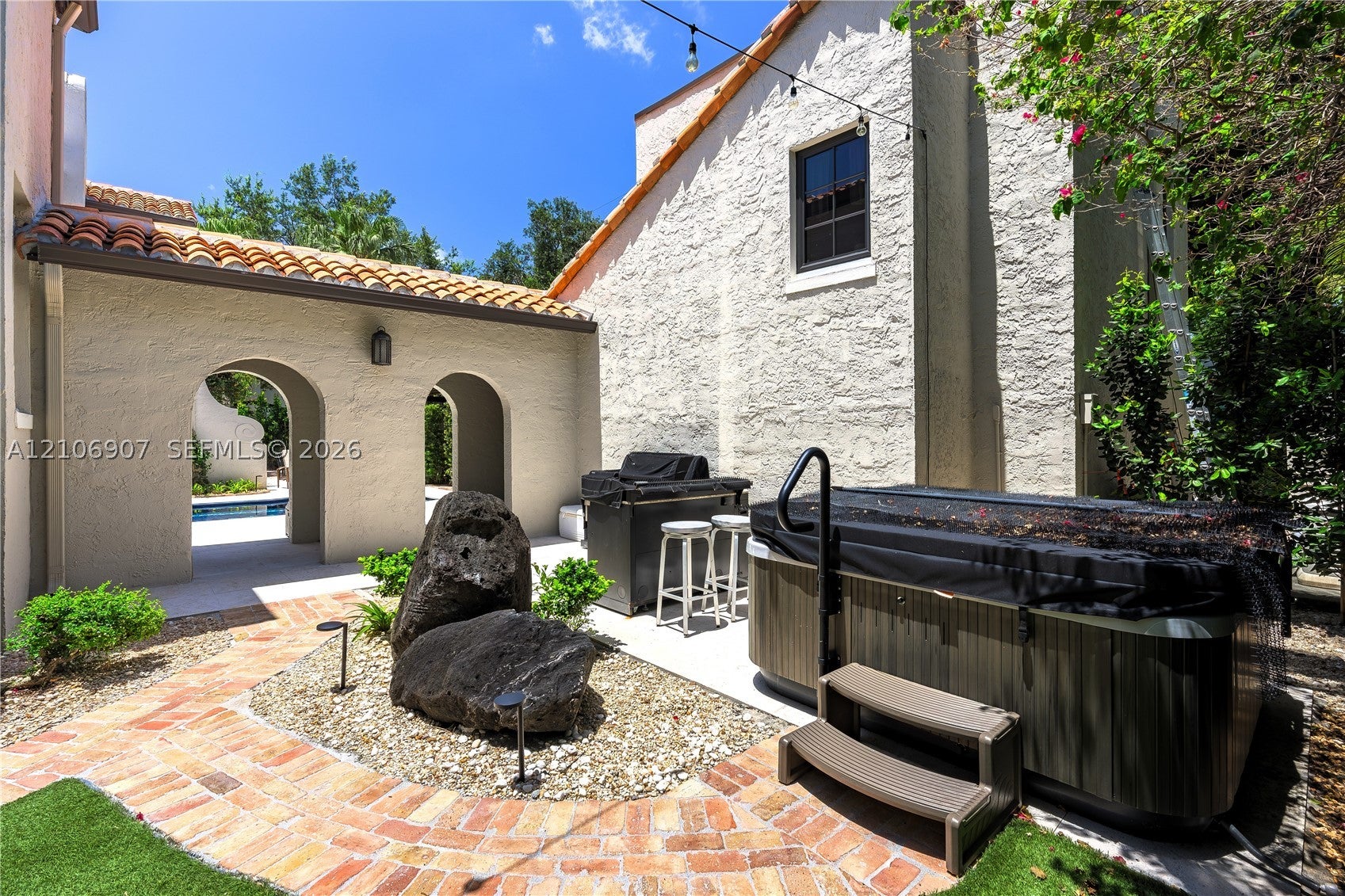 1822 Country Club Prado