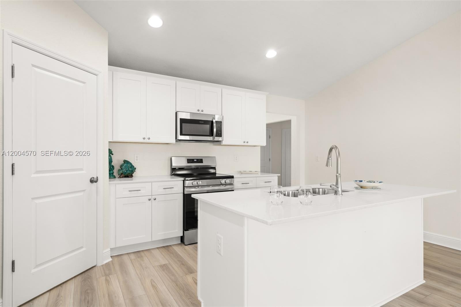 SUN N LAKE SEB UNIT 16 - Residential