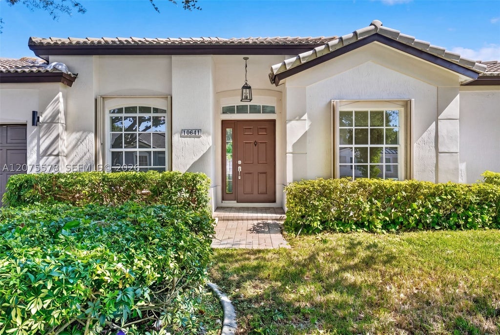 Photo of 10641 SW 20th Ct, Miramar, FL 33025 (MLS # A12075578)