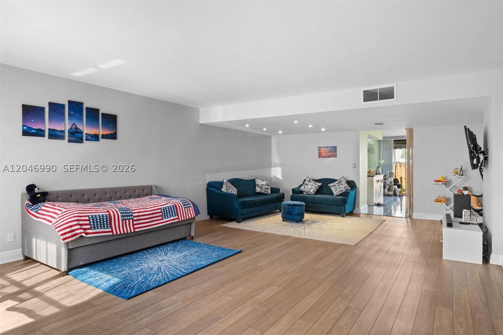 Photo of 801 NE 27th Ave, Hallandale Beach, FL 33009 (MLS # A12046990)