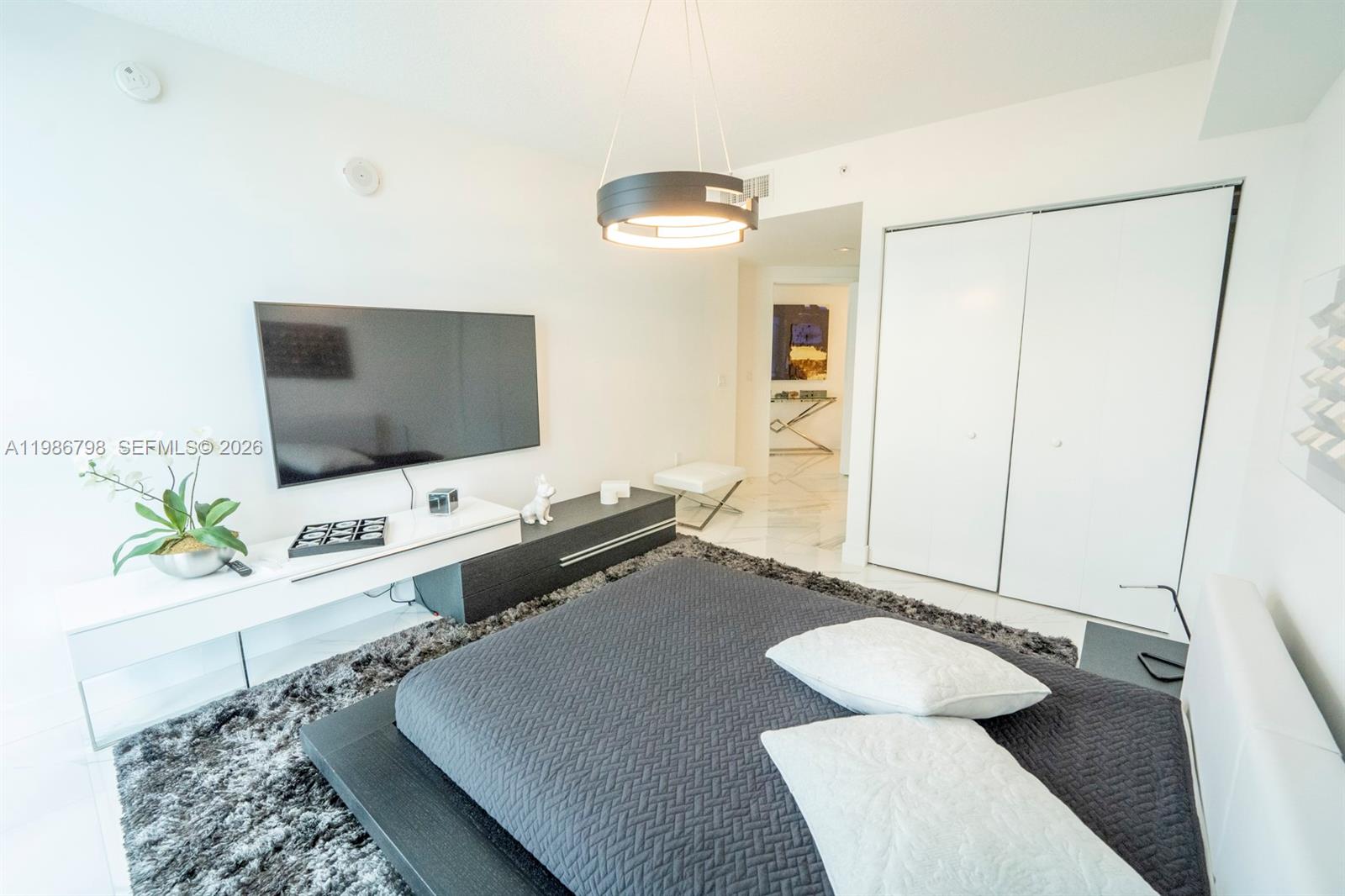 PARQUE TOWERS CONDO - Residential Lease