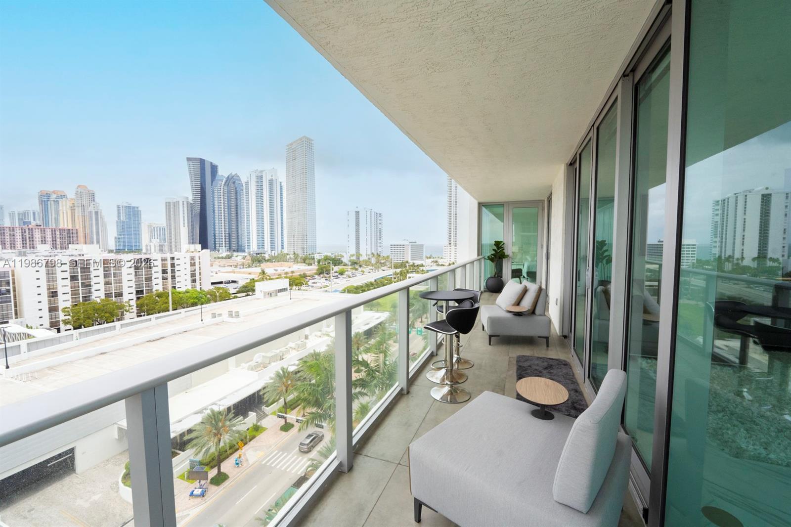 PARQUE TOWERS CONDO - Residential Lease