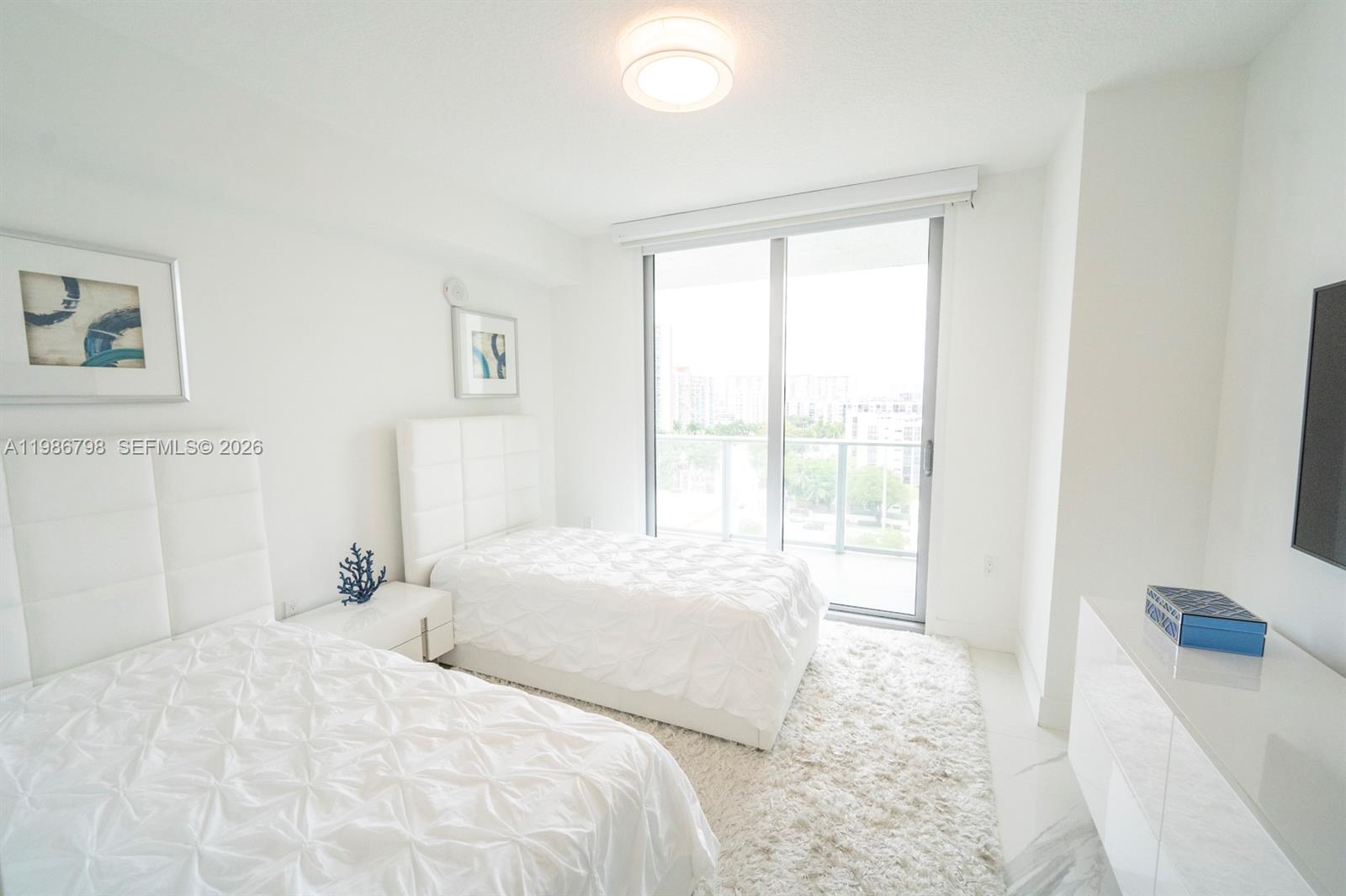 PARQUE TOWERS CONDO - Residential Lease