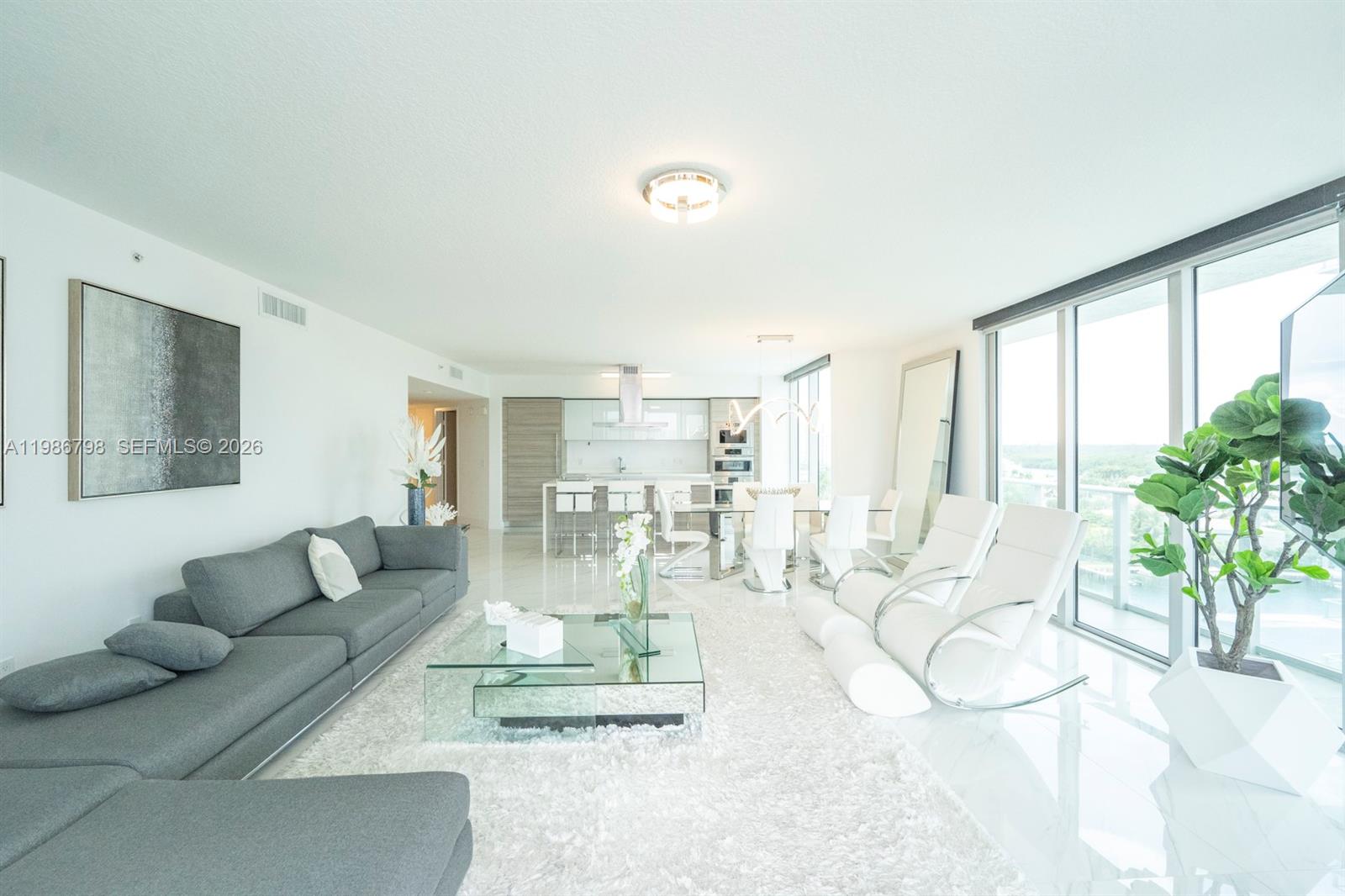 PARQUE TOWERS CONDO - Residential Lease