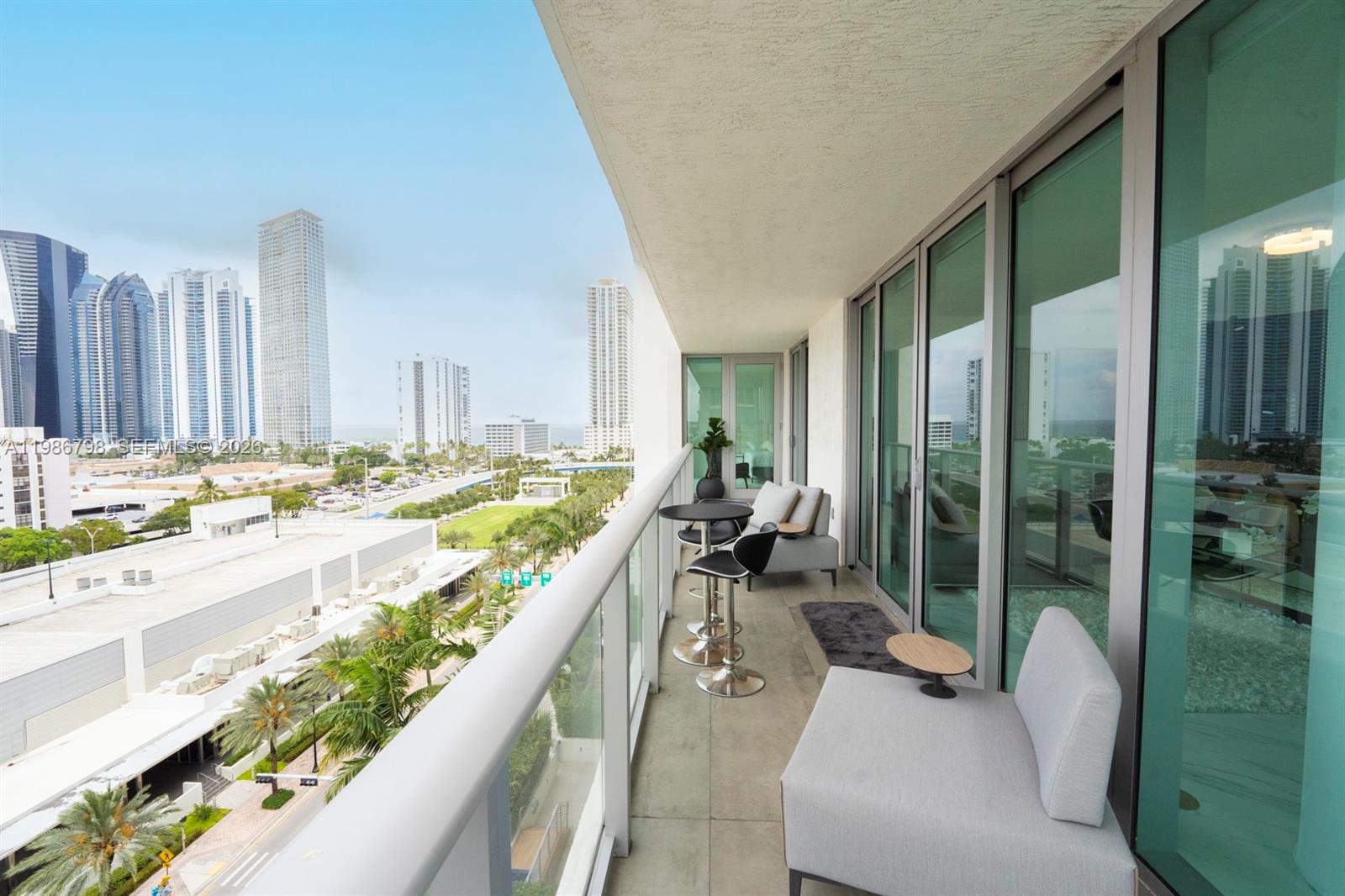 PARQUE TOWERS CONDO - Residential Lease