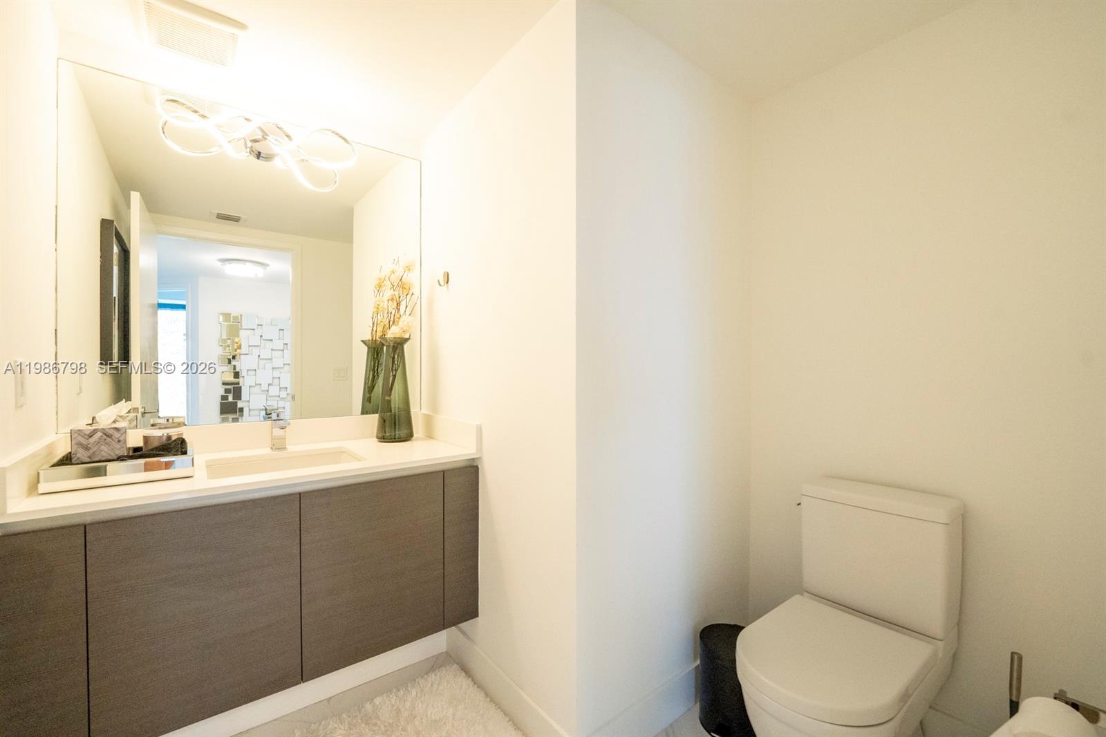 PARQUE TOWERS CONDO - Residential Lease