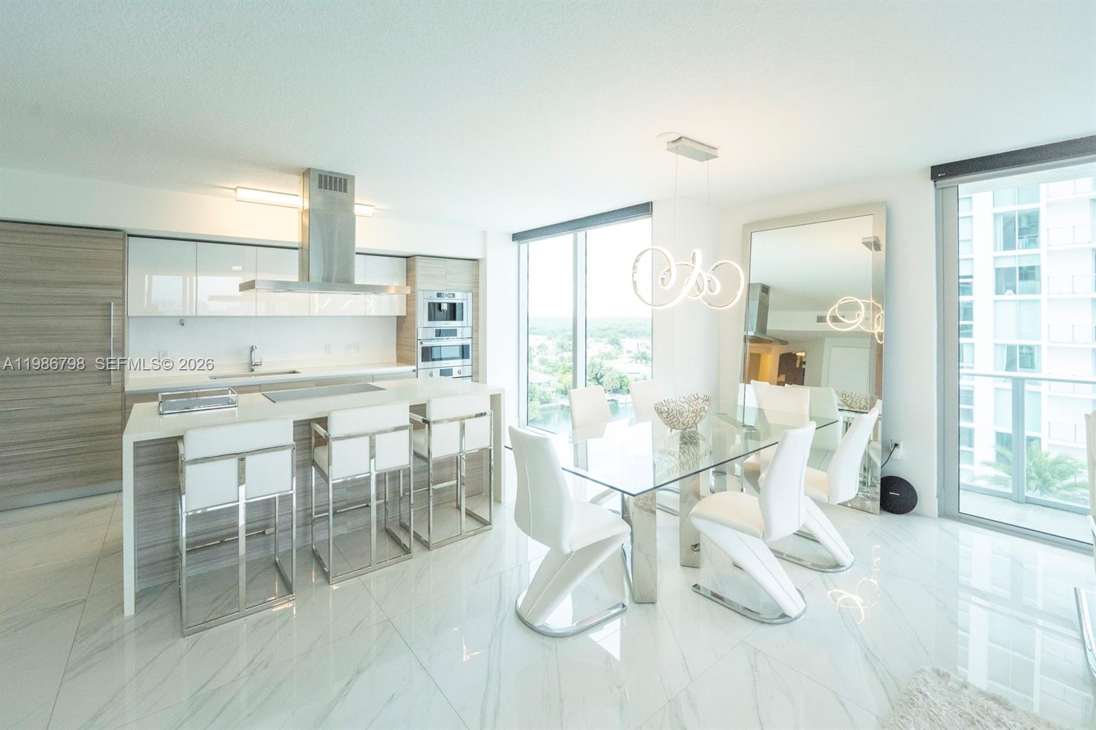 PARQUE TOWERS CONDO - Residential Lease