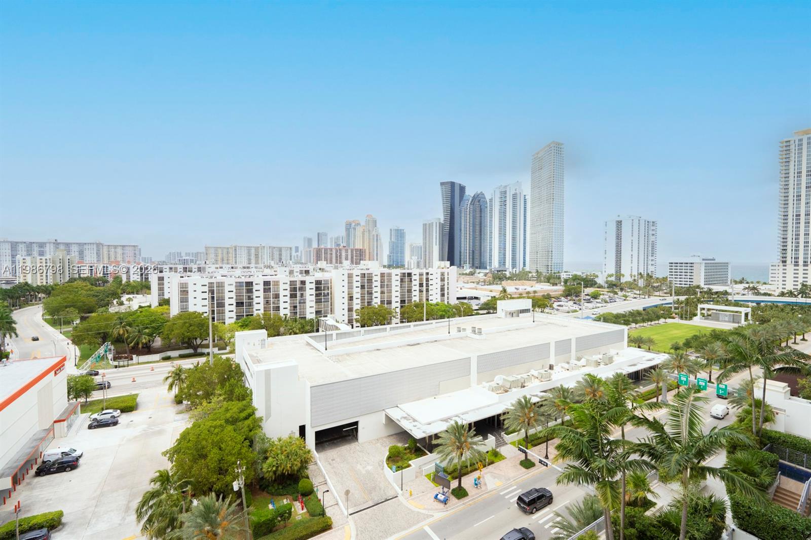 PARQUE TOWERS CONDO - Residential Lease