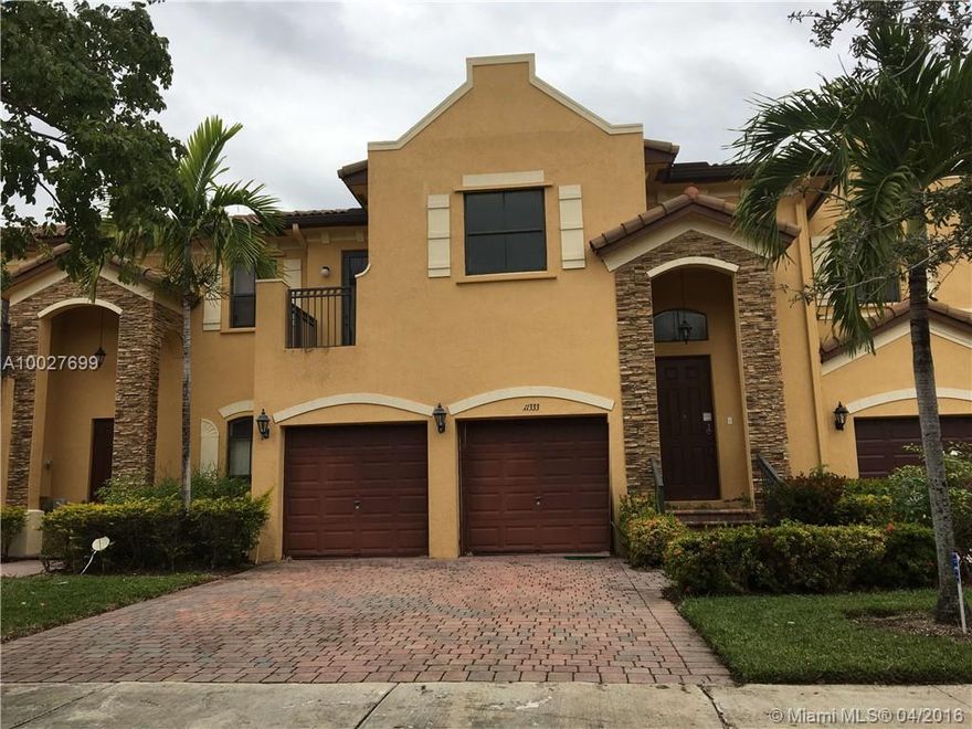 Beautiful townhome in Silver Palm East with 4 bedrooms, 2.5 baths, 2 car garage and over 2000 square feet. Open floor plan with one bedroom on the main level, tile flooring throughout main living area and 2nd level laundry room. Private fenced patio. Great community to live in with pool, clubhouse and playground.
This property is bank owned. It is sold in “as-is” condition without repairs or warranty. Buyer is responsible for verifying all information contained in this listing.