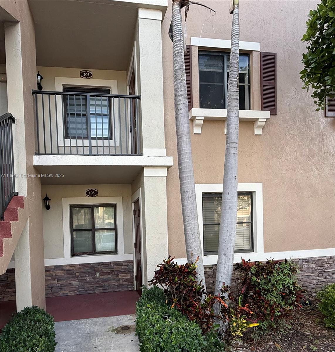 THE COURTS AT BAYSHORE II - Residential Lease