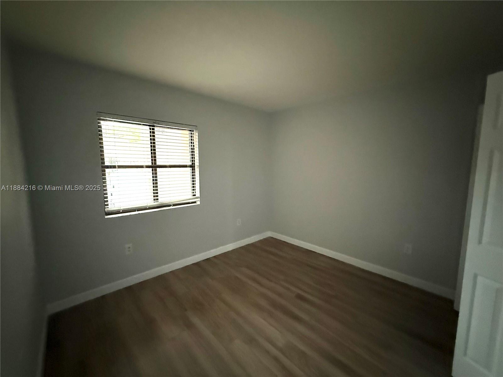 THE COURTS AT BAYSHORE II - Residential Lease