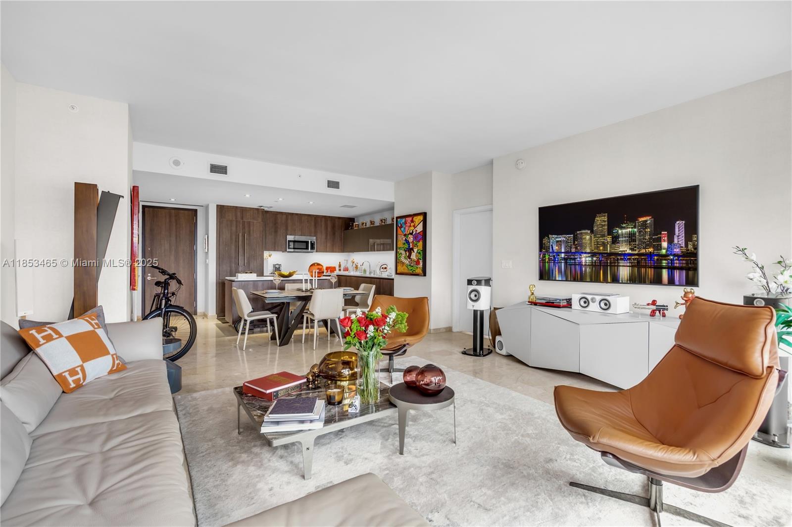 88 SW 7th St 3907
