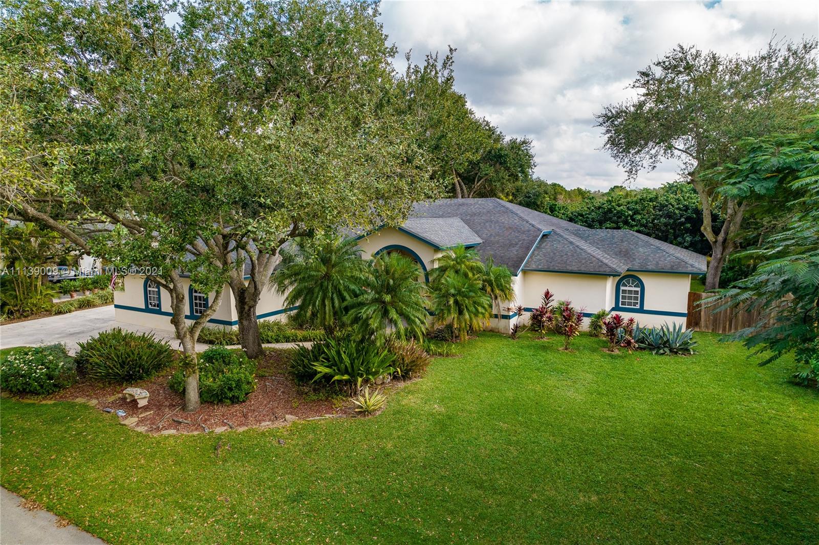 COUNTRY RIDGE ESTATES - Residential