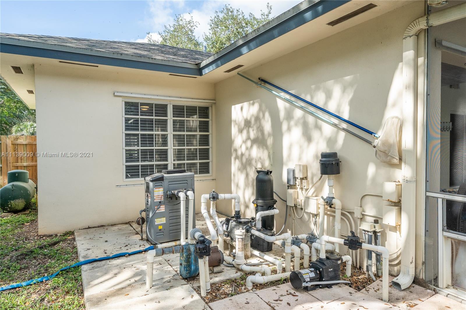 COUNTRY RIDGE ESTATES - Residential