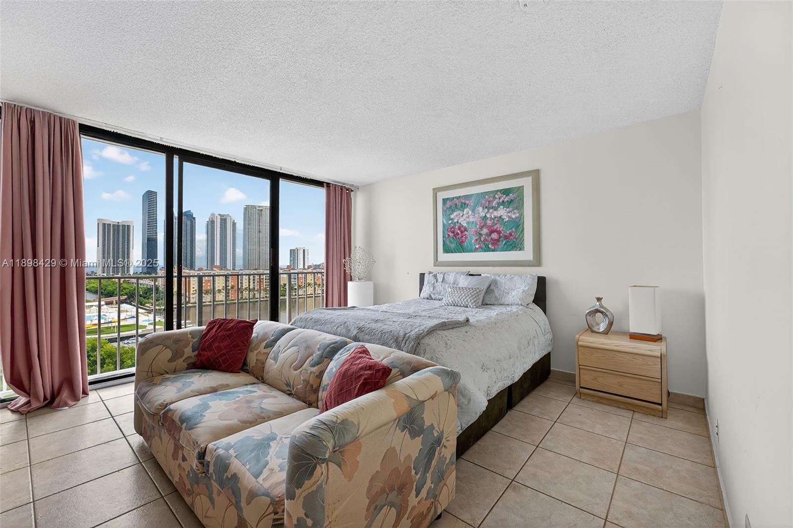 WINSTON TOWERS 700 CONDO - Residential