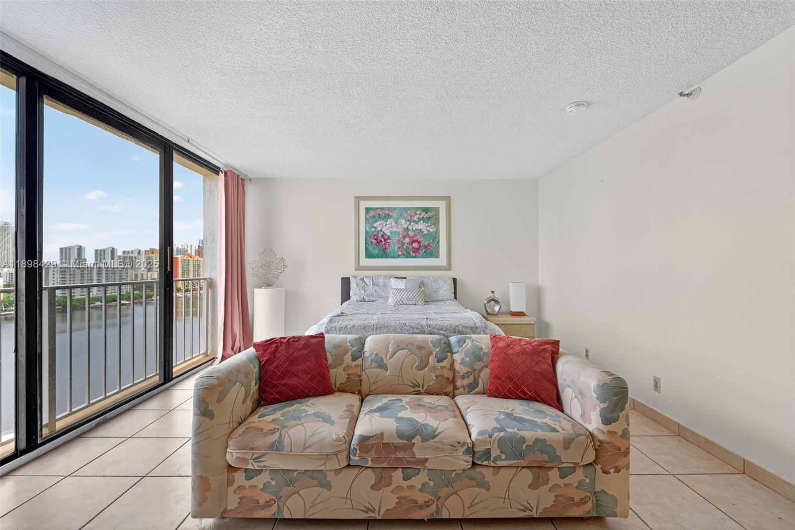 WINSTON TOWERS 700 CONDO - Residential