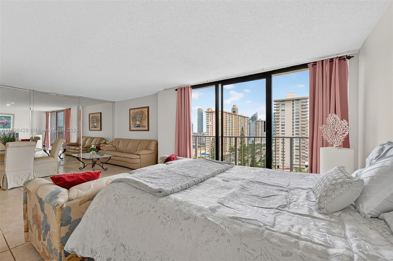WINSTON TOWERS 700 CONDO - Residential