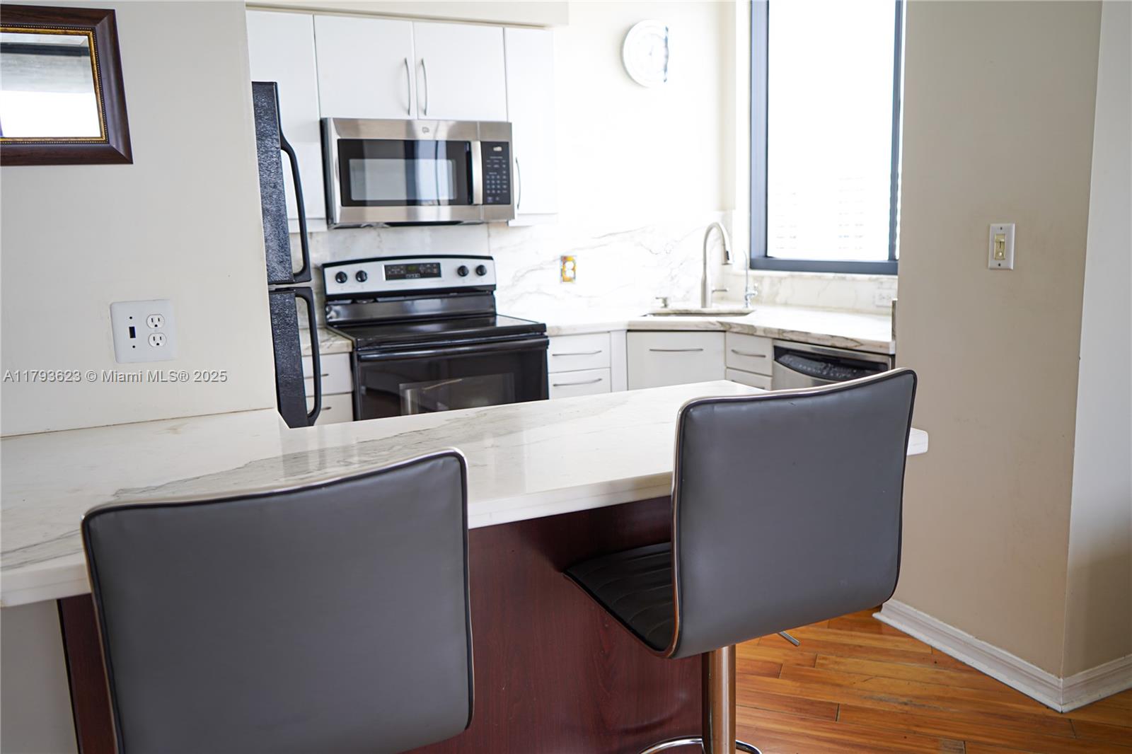 THE WAVERLY AT SOUTH BEAC - Residential