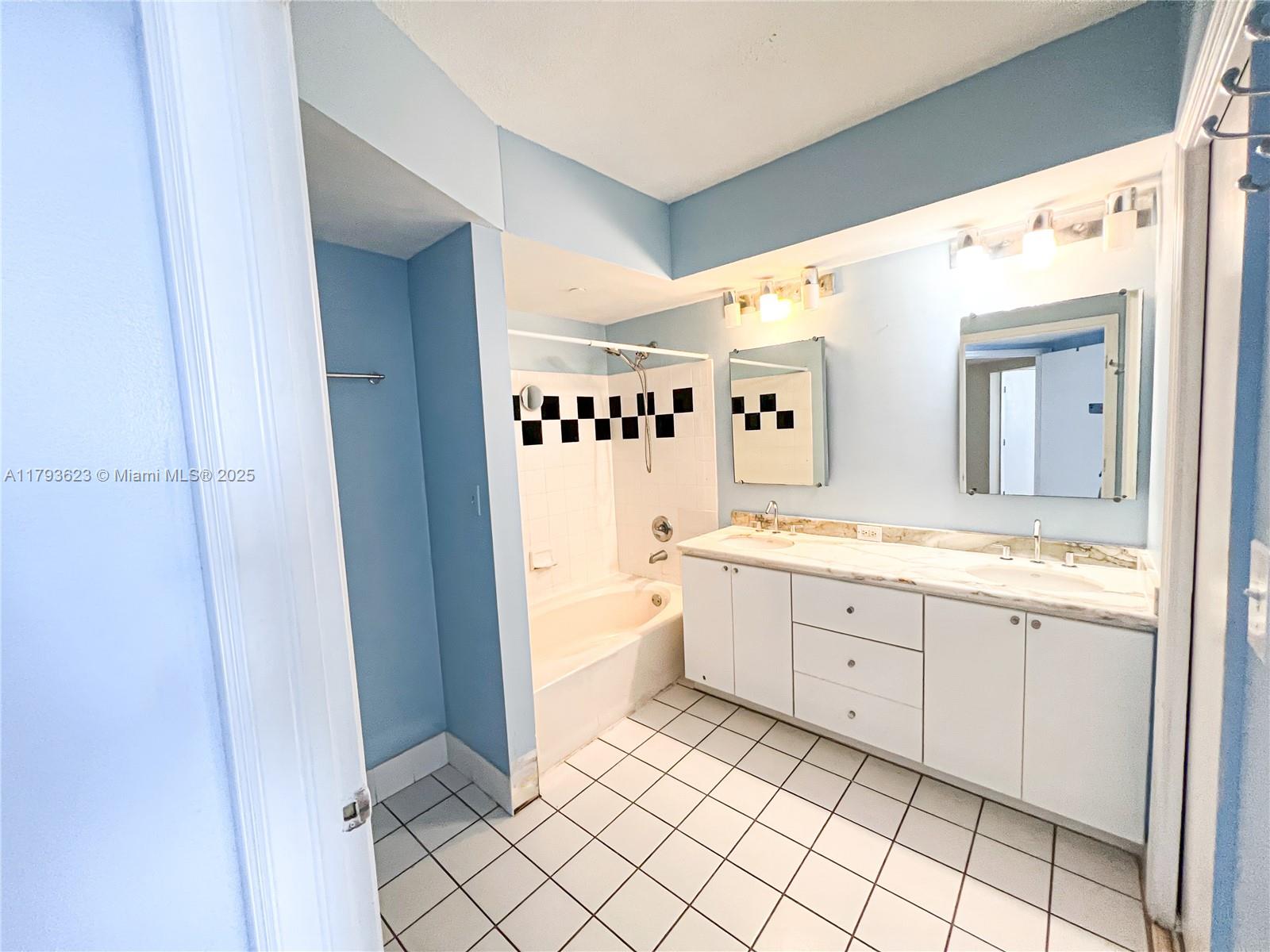 THE WAVERLY AT SOUTH BEAC - Residential
