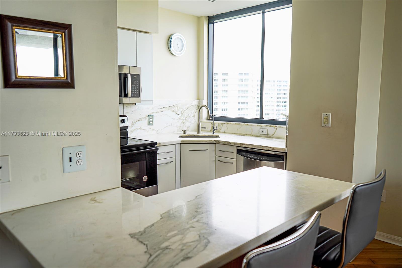 THE WAVERLY AT SOUTH BEAC - Residential