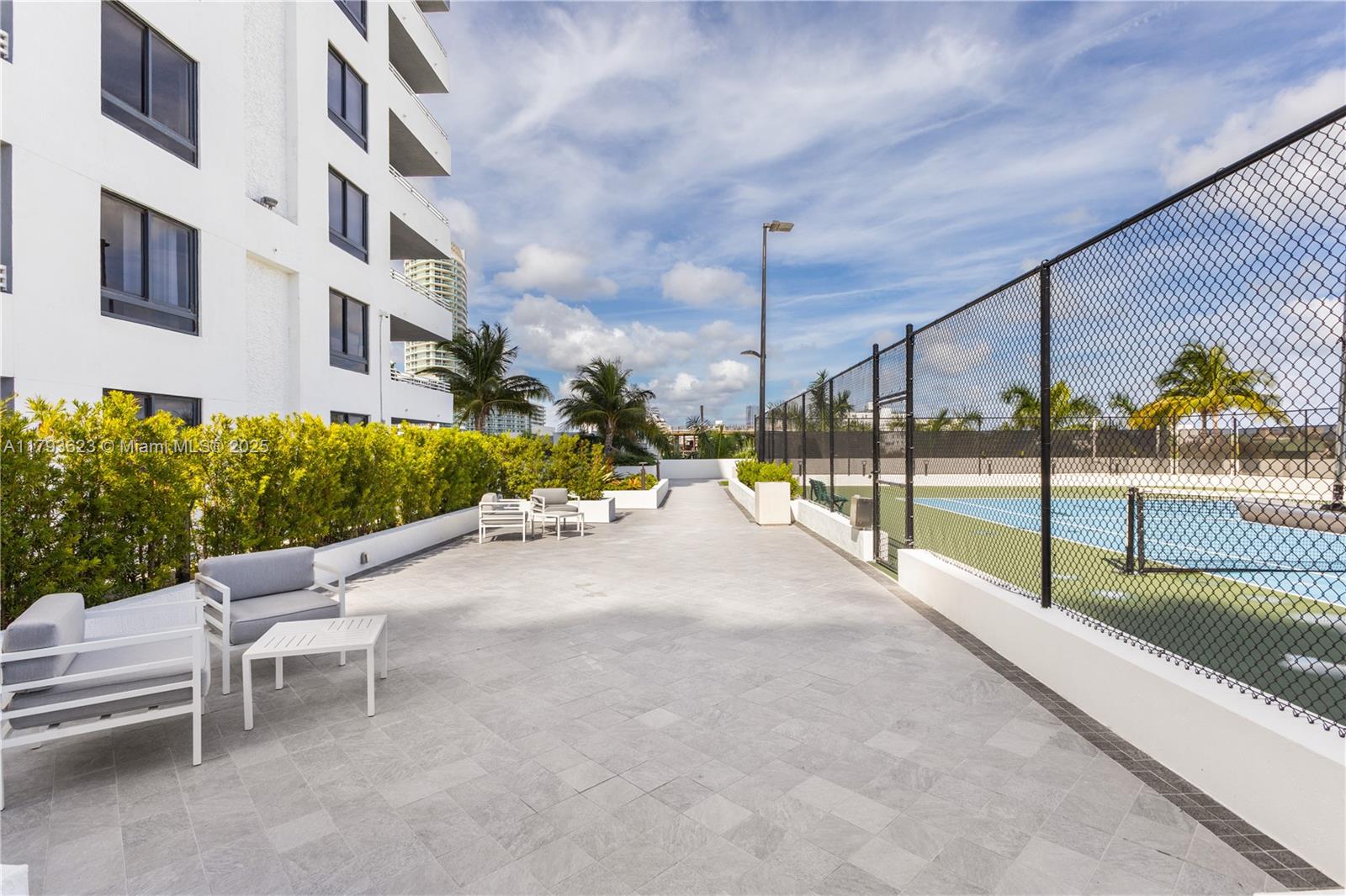 THE WAVERLY AT SOUTH BEAC - Residential