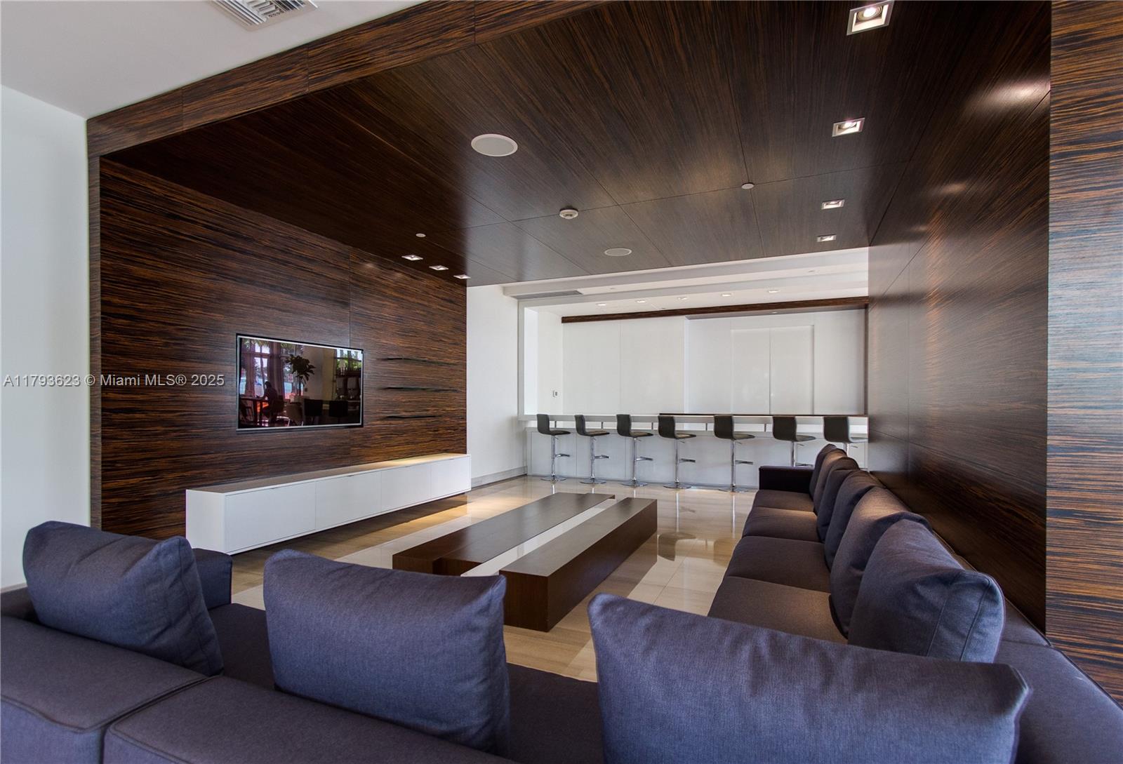 THE WAVERLY AT SOUTH BEAC - Residential