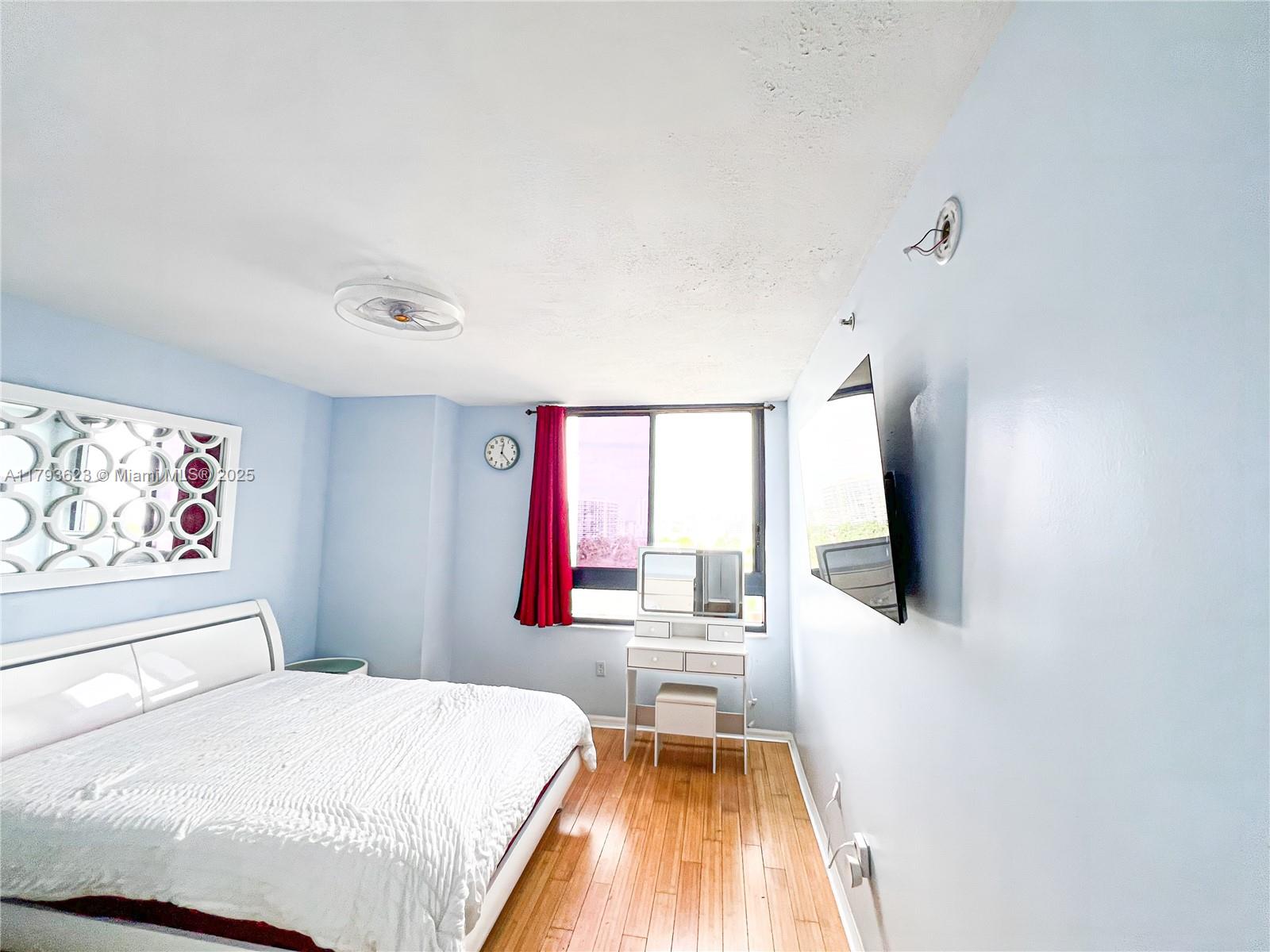 THE WAVERLY AT SOUTH BEAC - Residential