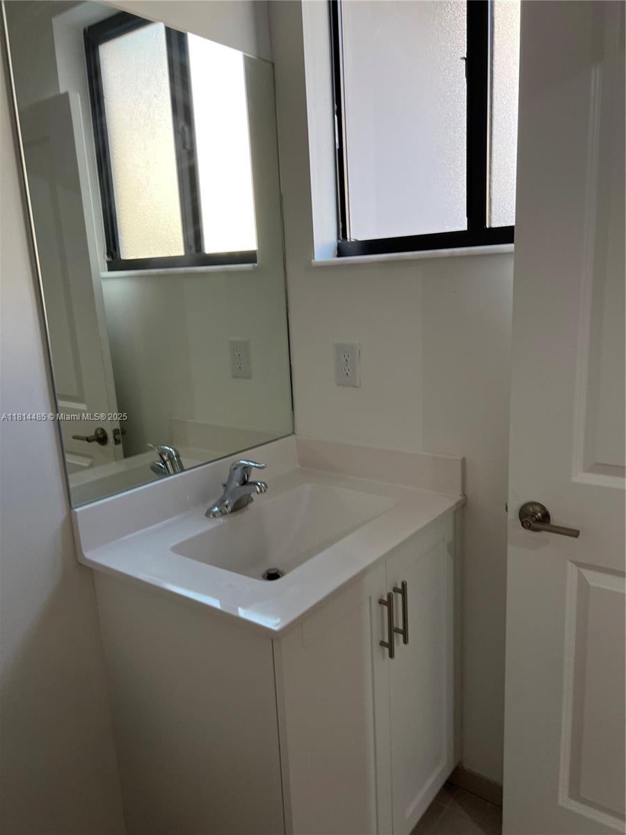 VIA VENTURA NEIGHBORHOOD - Residential Lease