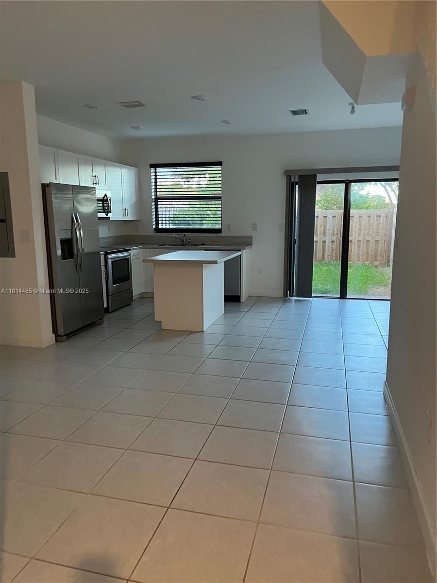 VIA VENTURA NEIGHBORHOOD - Residential Lease