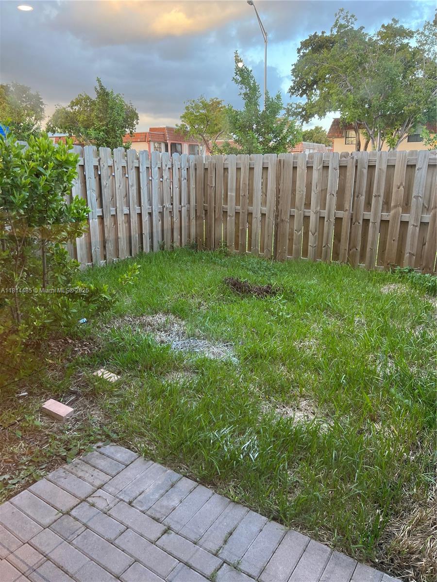 VIA VENTURA NEIGHBORHOOD - Residential Lease