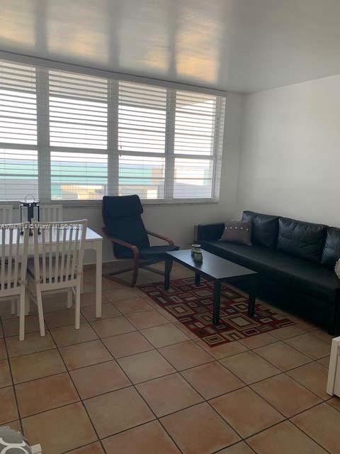 VERY NICE STUDIO W/BALCONY AND OCEAN VIEW. FULLY FURNISHED, ALL UTILITIES INCLUDED, CABLE TV ,INTERNET, WIFI, INFINITY POOL , GYM AND 1 FREE VALET PARKING. SHORT TERM ONLY, MINIMUM 30 days.
CHECK WITH AGENT FOR AVAILABILITY AND RATES.