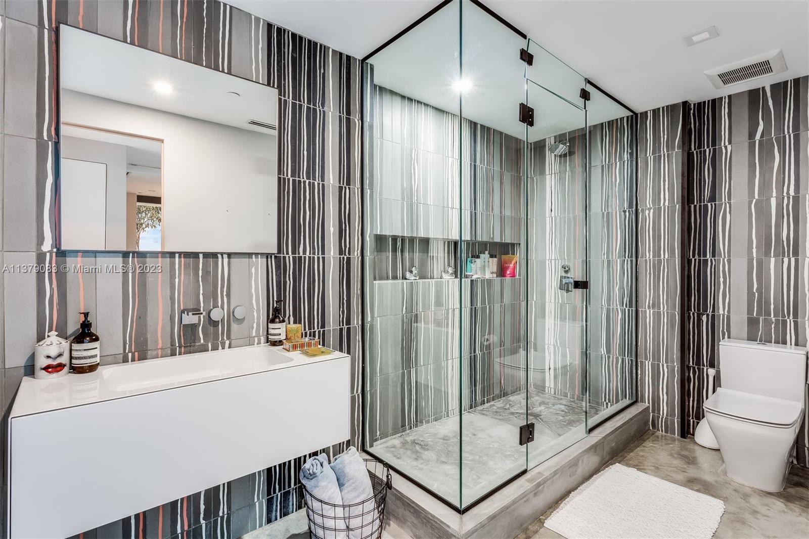 PARC LOFTS CONDO - Residential