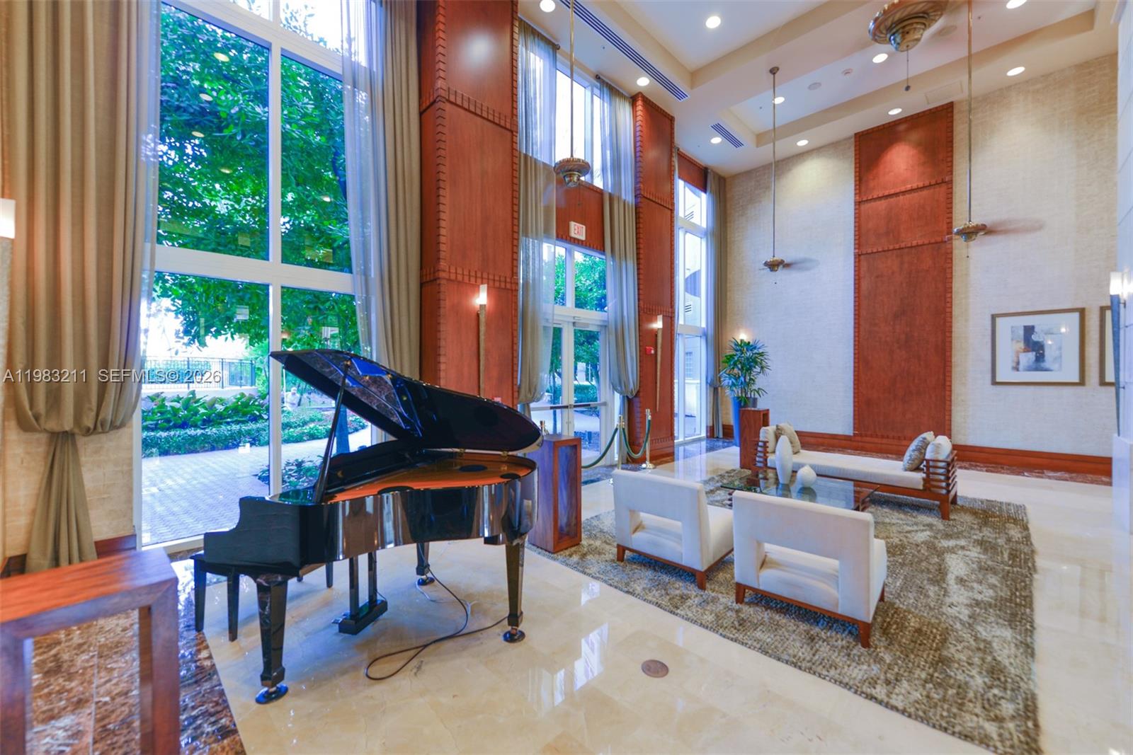 TURNBERRY ON THE GREEN CO - Residential Lease