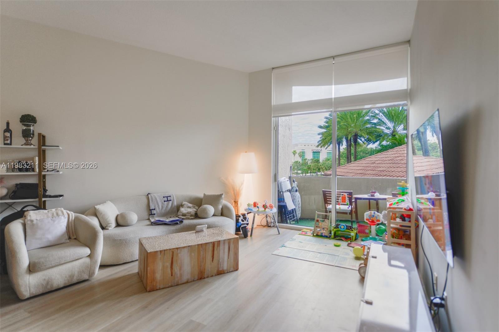 TURNBERRY ON THE GREEN CO - Residential Lease