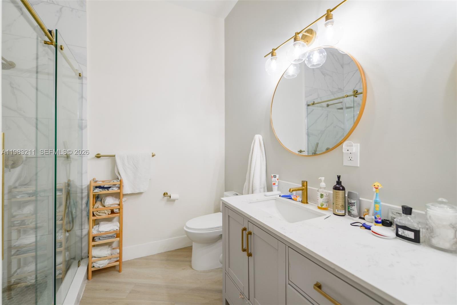 TURNBERRY ON THE GREEN CO - Residential Lease