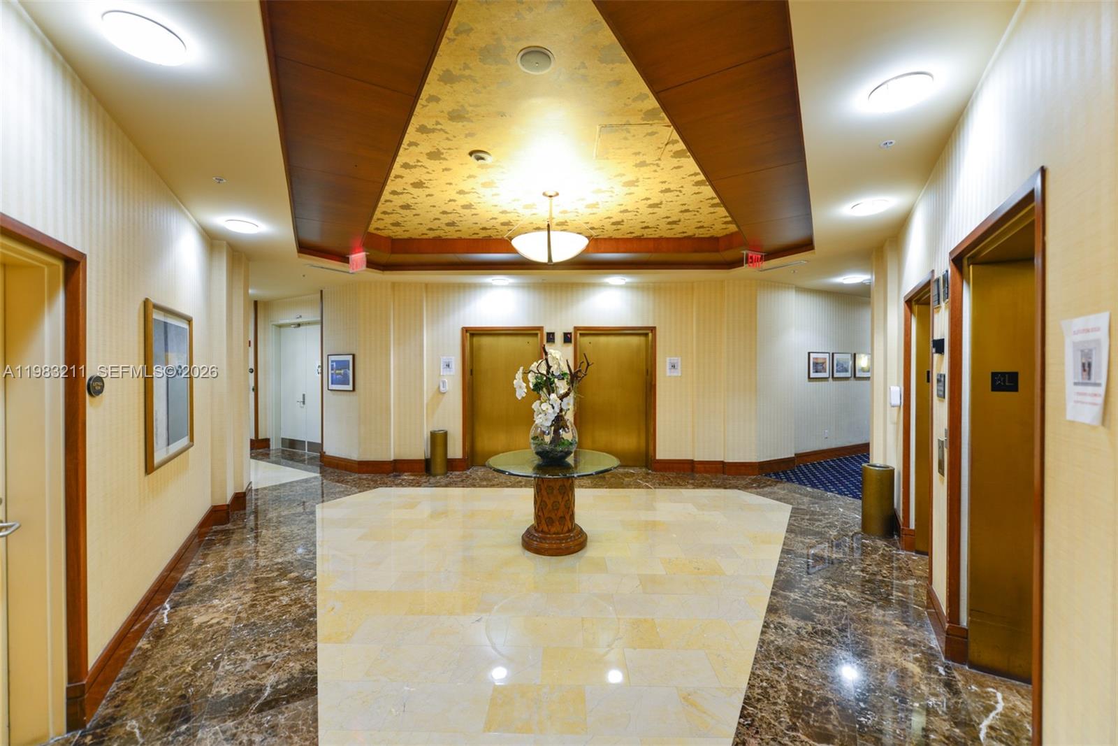 TURNBERRY ON THE GREEN CO - Residential Lease