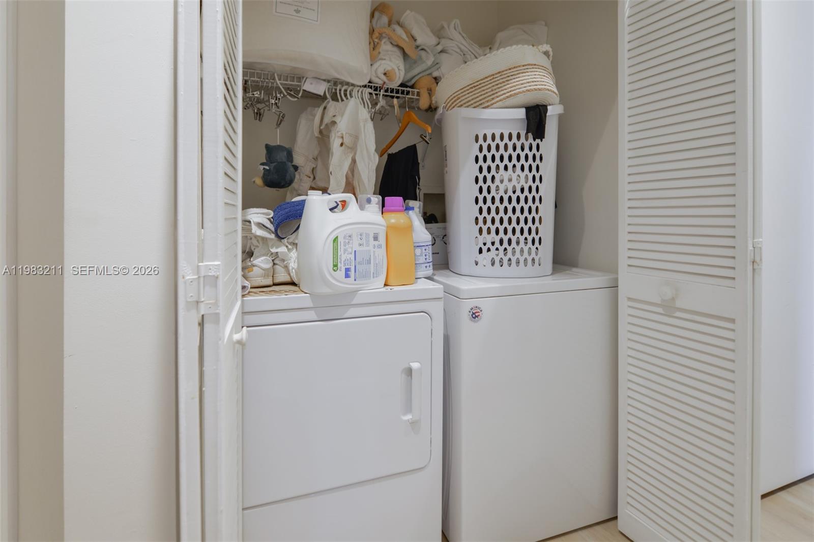 TURNBERRY ON THE GREEN CO - Residential Lease