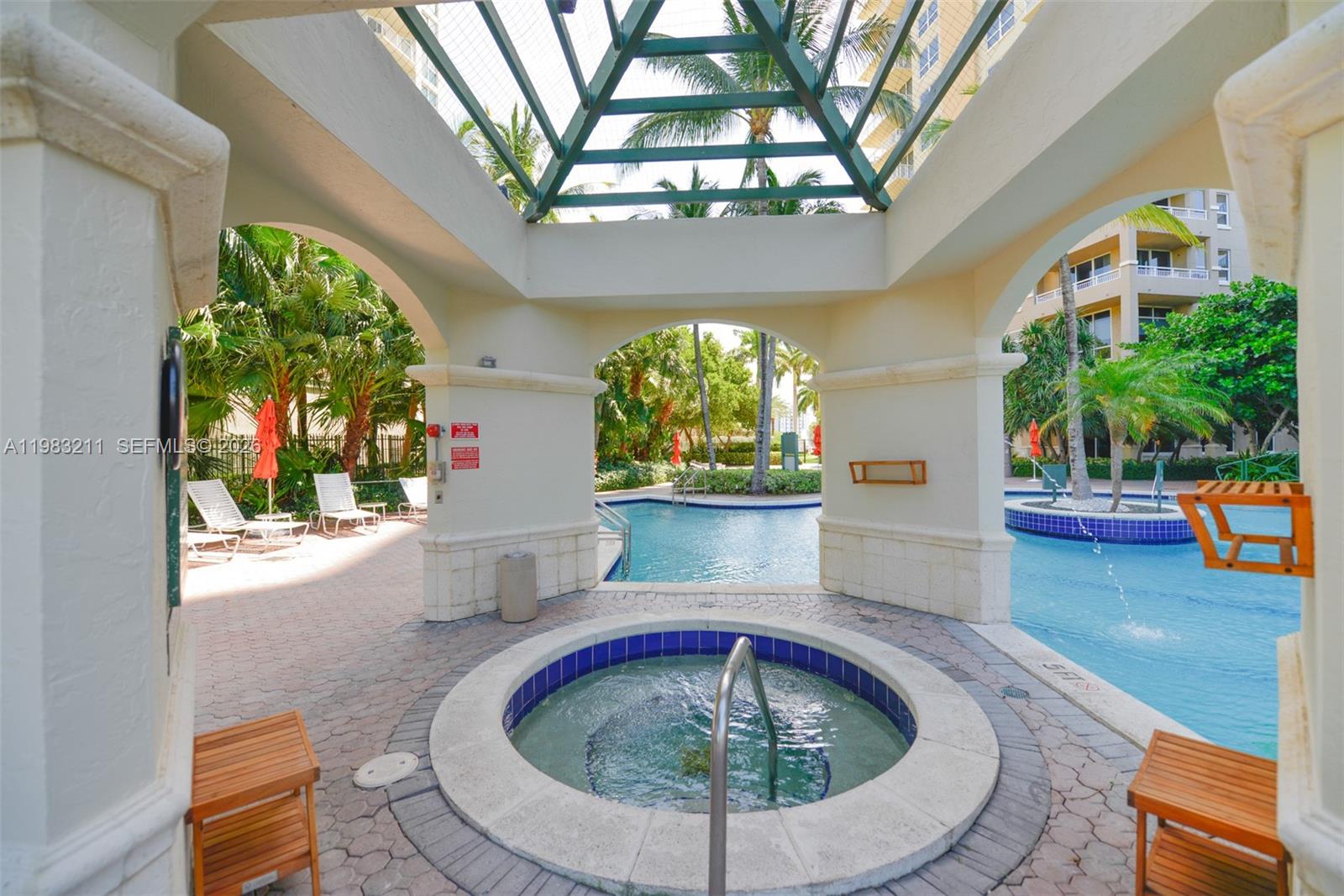 TURNBERRY ON THE GREEN CO - Residential Lease