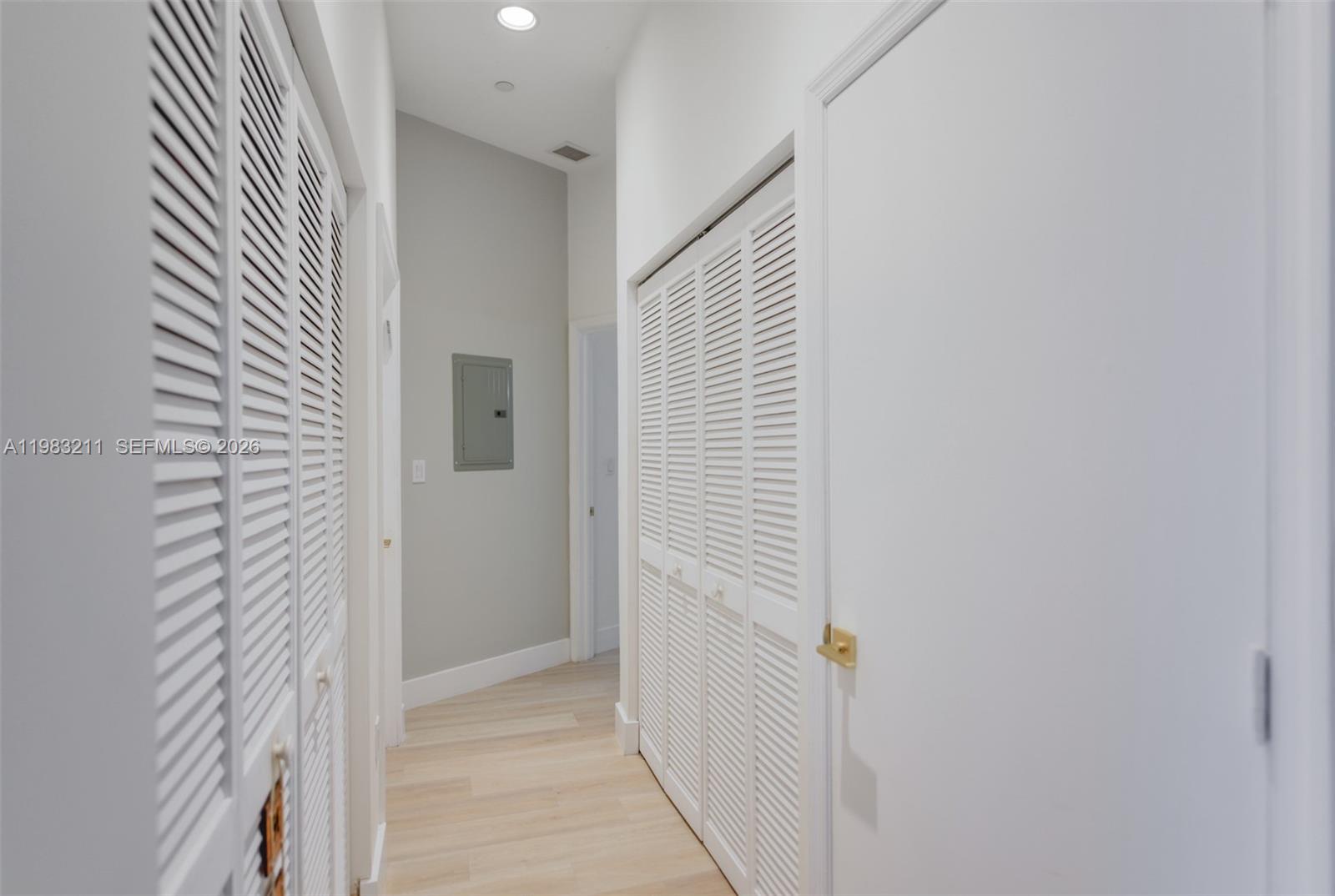 TURNBERRY ON THE GREEN CO - Residential Lease