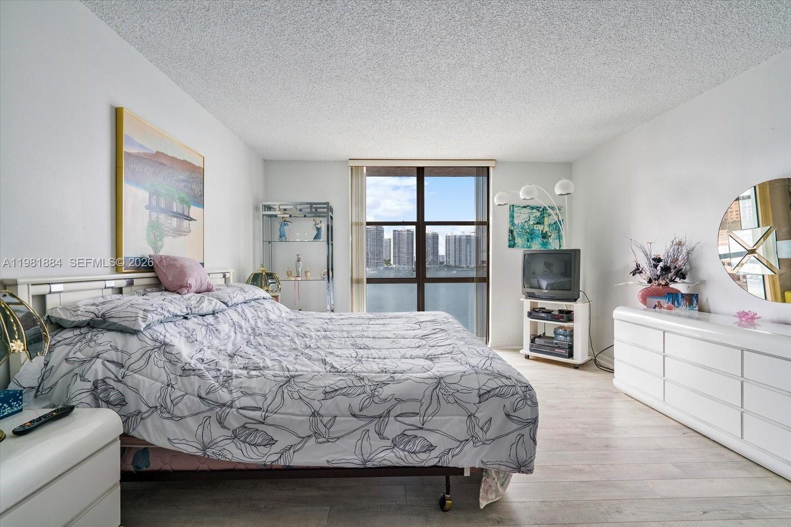 FAIRVIEW HOUSE CONDO - Residential