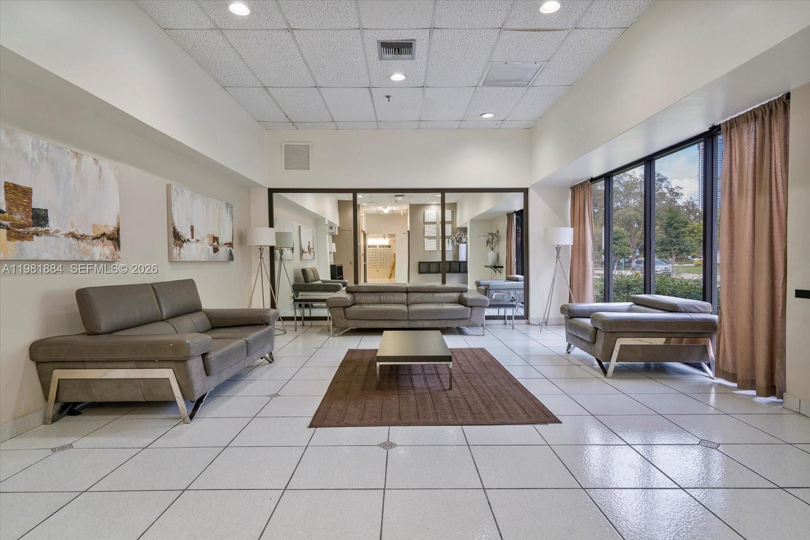 FAIRVIEW HOUSE CONDO - Residential