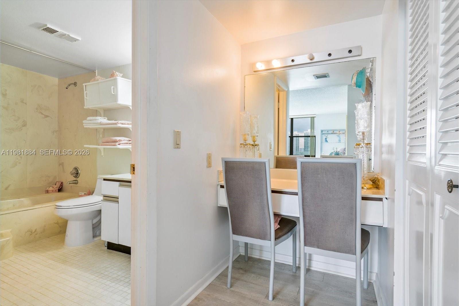 FAIRVIEW HOUSE CONDO - Residential