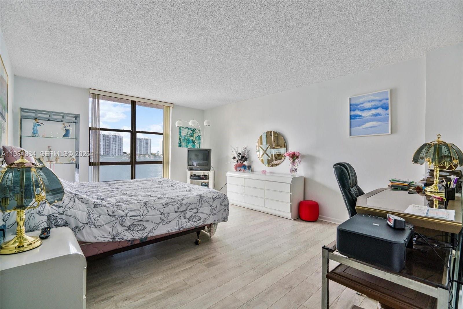 FAIRVIEW HOUSE CONDO - Residential