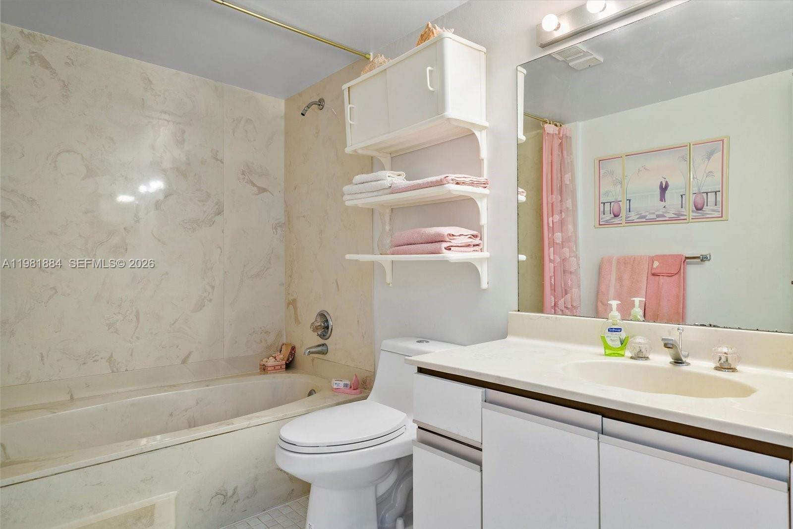 FAIRVIEW HOUSE CONDO - Residential