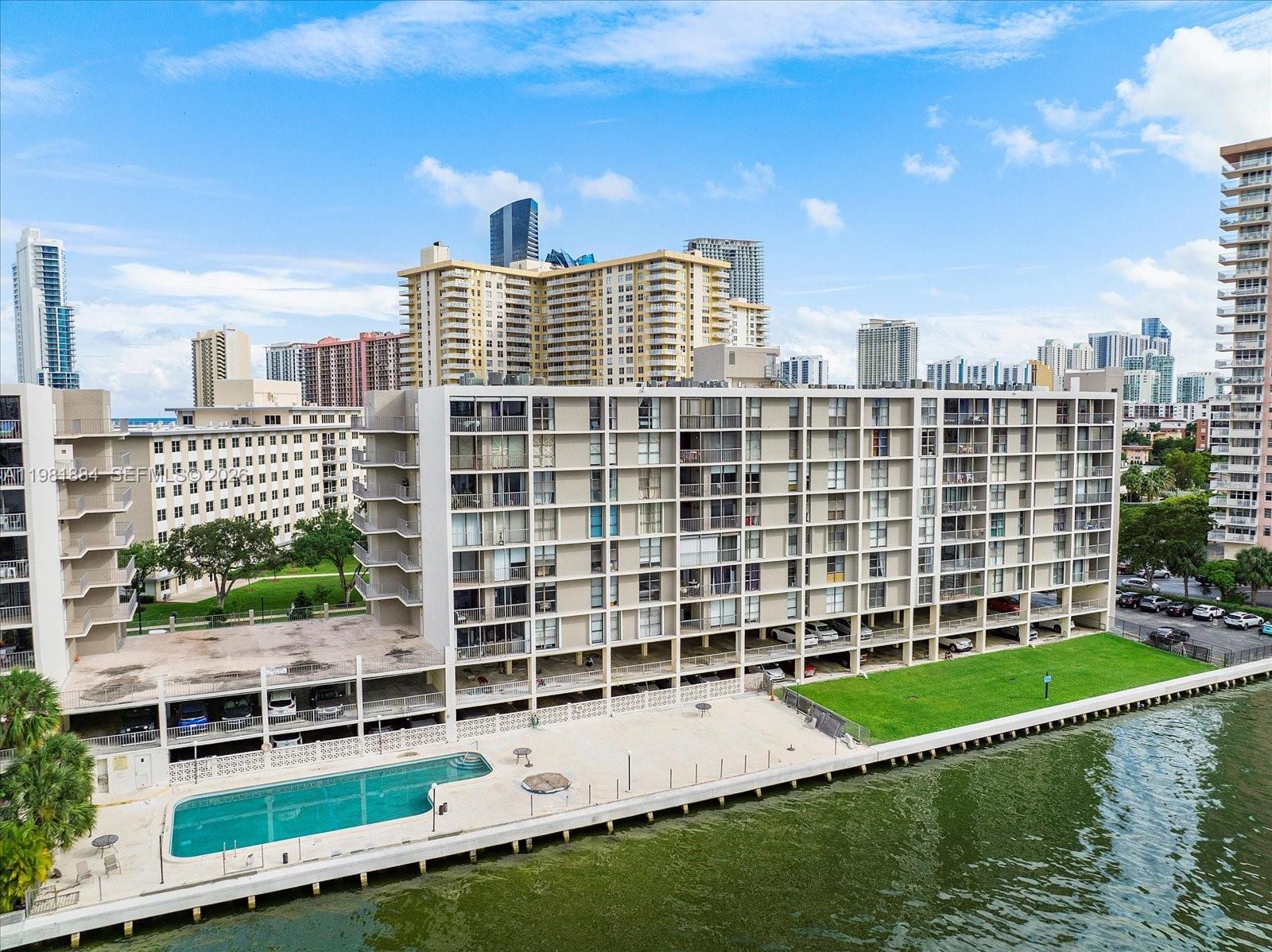 FAIRVIEW HOUSE CONDO - Residential