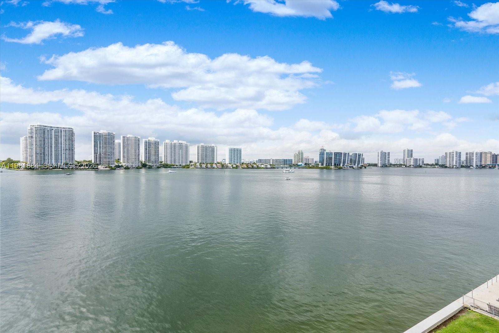 FAIRVIEW HOUSE CONDO - Residential