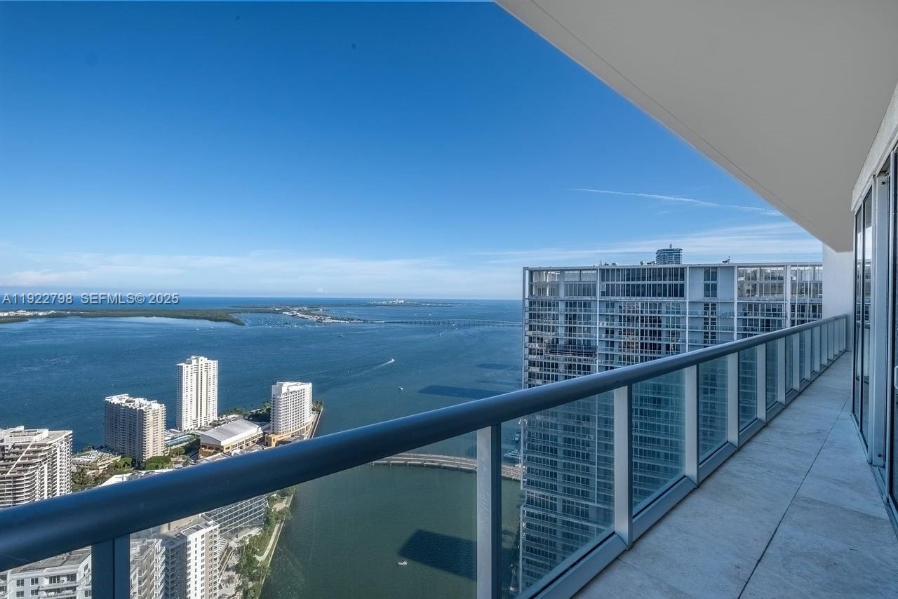 ICONBRICKELL CONDO NO 1 - Residential