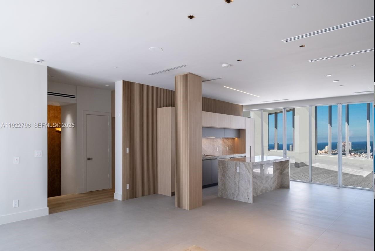 ICONBRICKELL CONDO NO 1 - Residential