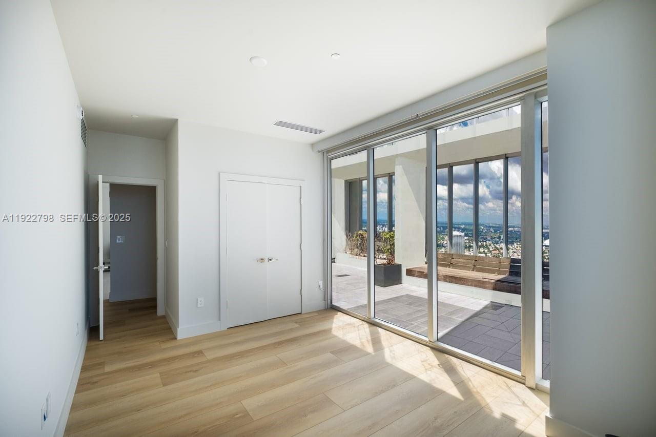 ICONBRICKELL CONDO NO 1 - Residential